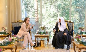 النقض ترد على 10 دفوع في جرائم الإزعاج والمضايقة عبر أجهزة الإتصالات.. أبرزها الرد على طلب الدفاع احتياطياً الاطلاع علي "الفلاشة".. وتُقرر: المحكمة غير ملزمة بإجابته أو الرد عليه إلا إذا كان طلباً جازماً