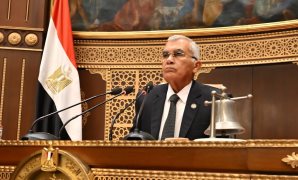 انطلاق كأس أمم أفريقيا اليوم.. المغرب يقص شريط مونديال القارة السمراء أمام جزر القمر.. رهان الانطلاقة القوية يضع أسود الأطلس تحت الضغط.. "الجُمبيزة" يبحث عن مفاجأة ضربة البداية.. والفراعنة ملوك الأرقام القياسية