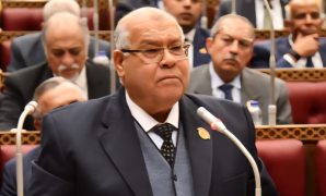 رئيس مجلس الشيوخ يهنئ الرئيس السيسي والشعب المصري بذكرى عيد الشرطة وثورة 25 يناير  