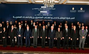 مصر تعزز مكانتها الدولية في دافوس وتفتح آفاق استثمارية جديدة عالمياً..برلمانيون يشيدون بمشاركة الرئيس فى المنتدى الاقتصادي العالمى..ويؤكدون: يعكس مكانة مصر الدولية ويساهم في تعزيز الاستقرار وجذب الاستثمارات 