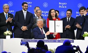 نواب يسألون عن هدم المقابر التاريخية وأزمة ابنى بيتك.. ووزير الإسكان يرد