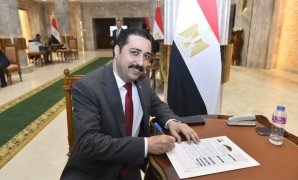 فى ذكرى العيد 74.. مانشيتات خالدة تروى بطولة الشرطة فى معركة الإسماعيلية.. عندما قال رجال البوليس لا للاحتلال وكتبوا تاريخ الكرامة.. من الإسماعيلية 1952 إلى اليوم تضحيات لا تنقطع لعيون مصر الساهرة