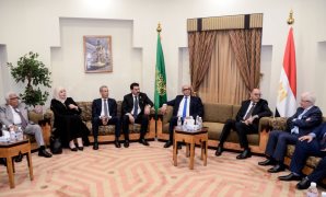 الرئيس السيسى يؤدى صلاة الفجر بالأكاديمية العسكرية ويجرى حوارا مع الطلبة