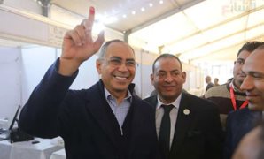 الرئيس السيسى يؤدى صلاة الفجر بالأكاديمية العسكرية ويجرى حوارا مع الطلبة