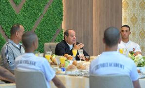 ياسر الحفناوى يبحث مع وزير العمل أوضاع المصريين بالسعودية.. صور