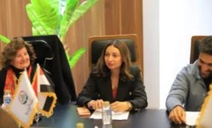 مصر تؤكد دعمها لاستئناف مفاوضات تسوية الملف النووى بين أمريكا وإيران