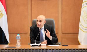 مصر تؤكد دعمها لاستئناف مفاوضات تسوية الملف النووى بين أمريكا وإيران