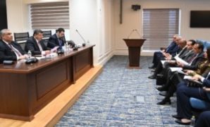 مجلس الوزراء يكرم الوزراء الراحلين عن الحكومة بحضور الوزراء الجدد  