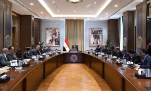 مدبولى يستعرض تقريراً حول الموقف التنفيذي لمبادرة إنهاء قوائم انتظار للعمليات الجراحية    