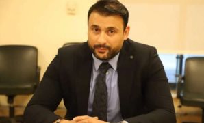 الدكتور عمر الغنيمي عضو مجلس الشيوخ