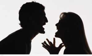 "سرير النوم تلاتة مش اتنين".. عندما تحول الست الوالدة حياة الزوجات لجحيم خلف أبواب مغلقة.. صرخات عرائس فى محاكم الأسرة يطلبن الخلع من "ابن أمه".. إحداهن: حماتى "الكل فى الكل" وأنا مجرد ديكور