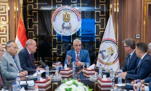 النقض تُقرر: عدم نفاذ عقد الايجار في حق باقي الوراثة لا يسقط بالتقادم الثلاثي.. والشريك المشاع لا يضار من تصرفات شريكه الآخر حال تجاوزت التصرفات حدود "الإدارة المعتادة" وهى 3 سنوات.. وحقه في الاعتراض "لا يسقط"