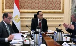 وزيره الثقافة عن مخاطر استخدام الاطفال السوشيال : "  الإبداع عكس التطرف… والفنون تصنع وعي الطفل والمرأه 