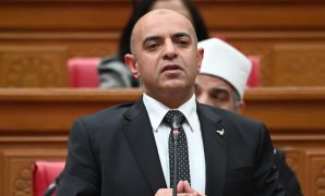 بعد تحرك النائبة جيهان شاهين.. «محلية النواب» توصي بخطة عاجلة وجدول زمني لتحسين خدمات حدائق الأهرام 