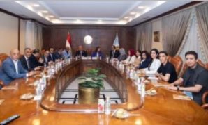 ‎أعضاء بمجلسى النواب والشيوخ يلتقون وزير الرى لبحث مطالب المواطنين