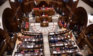 وزير الخارجية يلتقى رئيس وزراء الهند بحضور وزراء دول البريكس