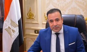 أيمن محسب: توطين مستلزمات الطاقة الخضراء يسهم فى دعم الصناعة الوطنية
