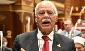 رئيس الوزراء يلتقي مسئولي شركة نيسان العالمية  