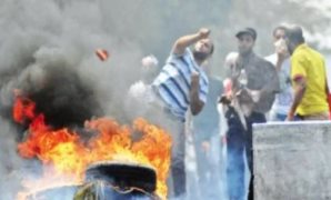 حتى لا ننسى.. الإخوان الإرهابية واجهت معارضيها بالرصاص.. أحداث مكتب الإرشاد كشفت سقوط شعارات السلمية وتحول مقر الجماعة إلى ساحة للحرب على المتظاهرين.. وتصاعد العنف السياسى يولّد موجة من الغضب الشعبى