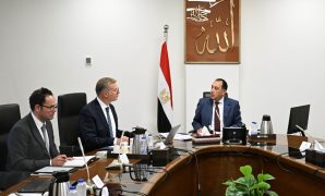 الرئيس السيسى يؤكد تضامن مصر مع تونس في مواجهة الحرائق واستعدادها لتقديم الدعم 