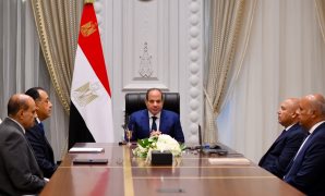 التعليم تبدأ تمكين طلاب الثانوية المتظلمين من الاطلاع على كراسات الإجابة وتعلن ضوابط كتابة الملاحظات داخل الكنترول.. وتطمئن الطلاب: من يثبت حقه فى درجات سيحصل عليها.. مصادر: إضافة درجات ستكون بالأسئلة المقالية