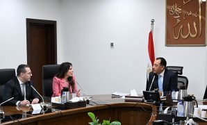 رئيس الوزراء يستعرض خطة التحرك والرؤية الاستراتيجية لرئيس جهاز تنمية المشروعات  