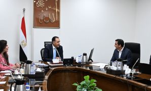 رئيس الوزراء يستعرض مقترح مشروعي المدينتين الطبيتين المتكاملتين بالعاصمة الجديدة ومدينة العلمين الجديدة