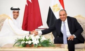 واشنطن توقف التفاوض مع إيران وتنتقل لخنقها تدريجيًا.. ودونالد ترامب يطالبها بالاستسلام.. والأخيرة تؤكد عدم تراجعها.. الإمارات توقف الأنشطة التجارية مع الدولة الإيرانية.. وطهران تنفى إطلاق صواريخ عليها