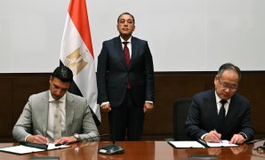 مدبولى: حسن هيكل ليس مستشارا بمجلس الوزراء.. وكلام مقايضة قناة السويس مرفوض
