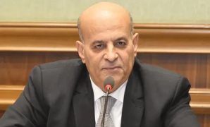 قرار جمهورى بتجديد تعيين علاء قاسم فى وظيفة أمين عام مجلس الوزراء