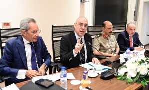 "معلومات الوزراء" يستعرض تقرير المنتدى الاقتصادي العالمي: تحسن نسبي في آفاق الاقتصاد العالمي مع استمرار المخاطر الجيوسياسية والتجارية