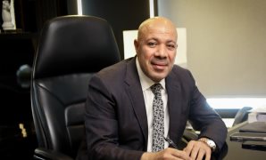 باستثمارات تصل إلى 30 مليون دولار.. رئيس اقتصادية قناة السويس يشهد وضع حجر أساس مصنع (إتش أند إل مصر) الكوري للملابس الرياضية