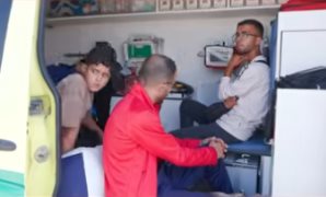استقبال مصابى غزة بسيارات الإسعاف فى معبر رفح