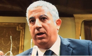 النائب كريم درويش رئيس لجنة الدفاع بالبرلمان