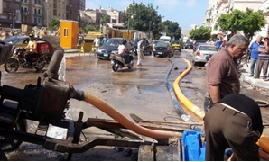كسر ماسورة مياه فى شارع مصطفى النحاس 