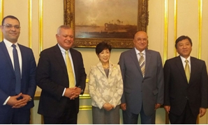 إبراهيم عبد الوهاب مع الوفد البرلمانى اليابانى