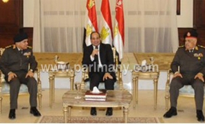 الرئيس السيسى مع قادة القوات المسلحة فى يوم الشهيد