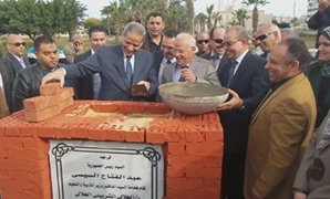 الهلالى الشربينى وزير التعليم يضع حجر الأساس لأول مدرستين يابانيتين فى بورسعيد