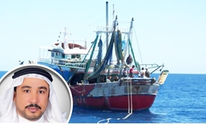 غريب حسان عضو مجلس النواب عن سيناء ومركب صيد فى البحر