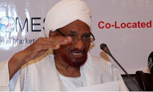 الصادق المهدى رئيس وزراء السودان السابق