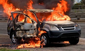  سيارات محترقة