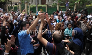  جانب من حشود الصحفيين أمام النقابة
