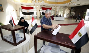 تصويت المصريين بالخارج فى جولة الإعادة بالمرحلة الثانية من الانتخابات البرلمانية