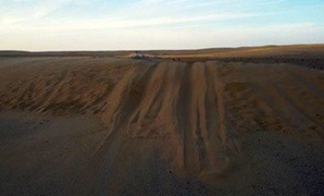 طريق بئر العبد- الجفجافة بعد أن غطته الرمال