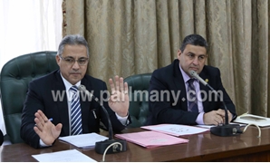 اجتماع لجنة الإدارة المحلية برئاسة أحمد السجينى