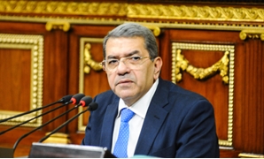 عمرو الجارحى وزير المالية
