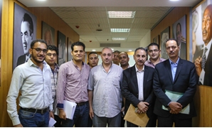 لجنة تقصى الحقائق تحتفل باستقالة خالد حنفى