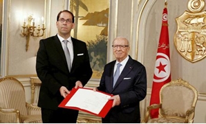يوسف الشاهد والرئيس التونسى
