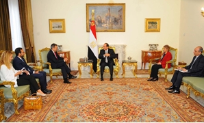  الرئيس السيسى فى لقاء مع رئيس الصليب الأحمر 
