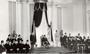 الملك فاروق تحت قبة البرلمان